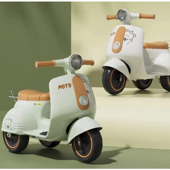 Triciclo Elétrico Scooter infantil Com Som Luz e Baú Maral Brinquedos