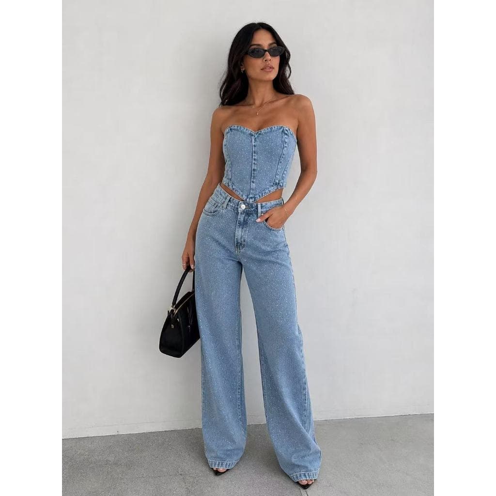 Conjunto Jeans Feminino com Strass Top Tomara que Caia + Calça Wide Leg Brilhante Cintura Alta