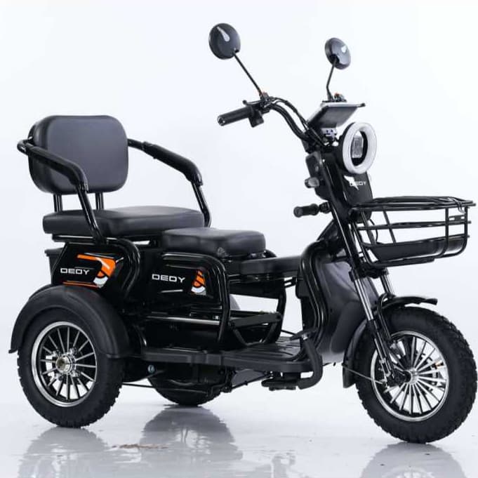 Triciclo Elétrico Kompakt 1000w 3 Lugares capacidades 250kg bluetho alarme e cartao nfc