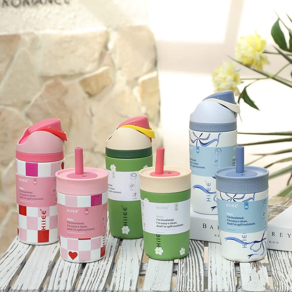 AMOOO esse copinho! Tenho um e levo pra todo canto ✨ tem 500ml então cabe em qualquer canto! O acabamento é impecável  e ela é linda pessoalmente 🥹 cara de garrafa caríssima