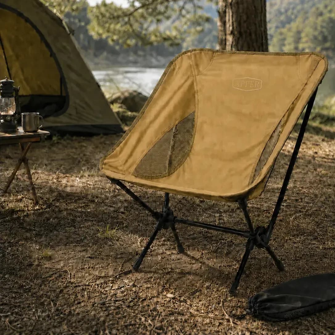 Cadeira Camping Dobrável Portátil Compacta para Pescar, Praia, Trilha, Viagens, Acampamento, Varanda, Parques e Lazer Suporta até 100kg - APFER (CÁQUI